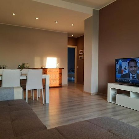 La Casa Di Penny Appartement Monza Buitenkant foto