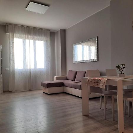 La Casa Di Penny Appartement Monza Buitenkant foto